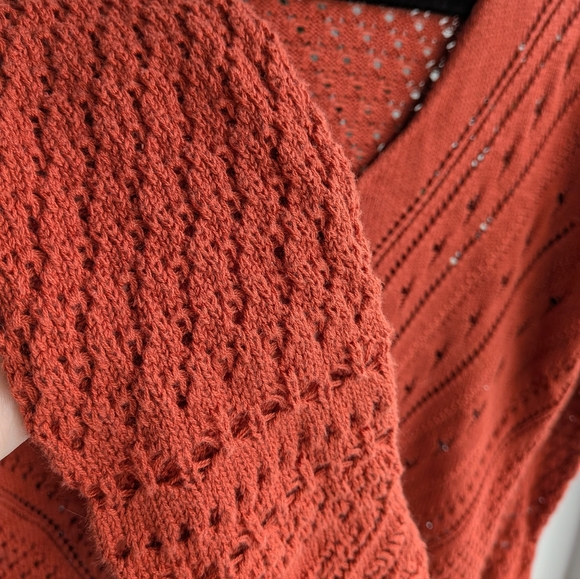 Alya Rust Orange Pointelle Knit Sweater Medium V-Neck Chevron Crochet Boho - Picture 4 of 10